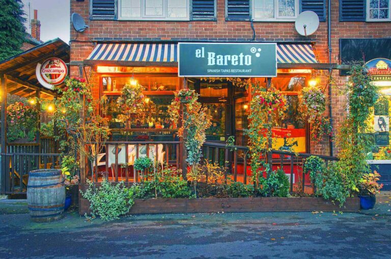 Outside El Bareto